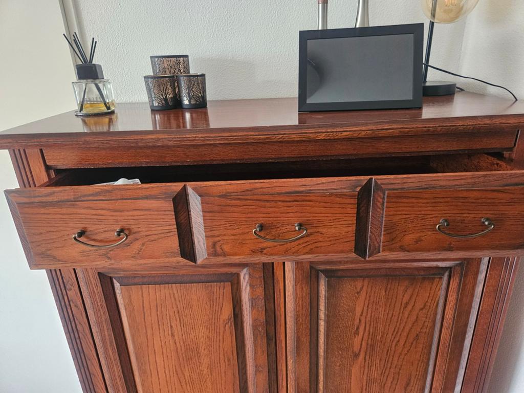 Mooie eiken kast met planken en lade, Huis en Inrichting, Kasten | Boekenkasten, Ophalen, Met plank(en), Gebruikt, 100 tot 150 cm