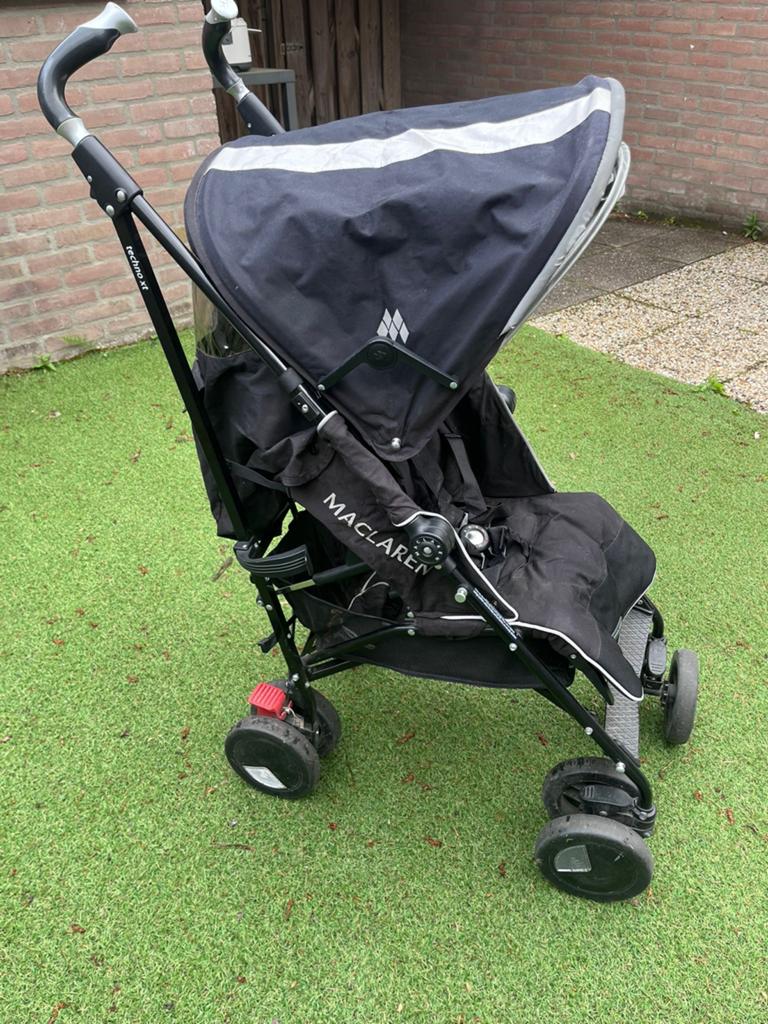 Maclaren Techno XT Buggy - Zwart met zonnekap, Kinderen en Baby's, Buggy's, Ophalen, Zo goed als nieuw, Maclaren, Verstelbare rugleuning
