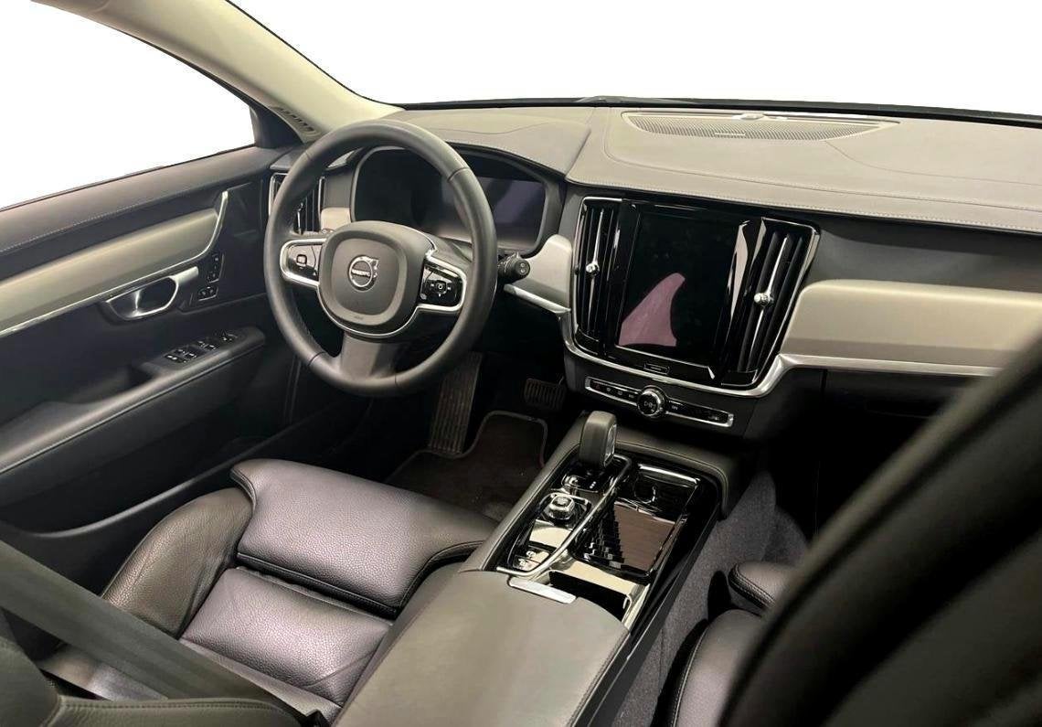 Volvo V90 2.0 T6 Plug-in hybrid AWD Plus Dark Trekhaak - Ada, Automaat, Dealer onderhouden, 4 cilinders, 180 min