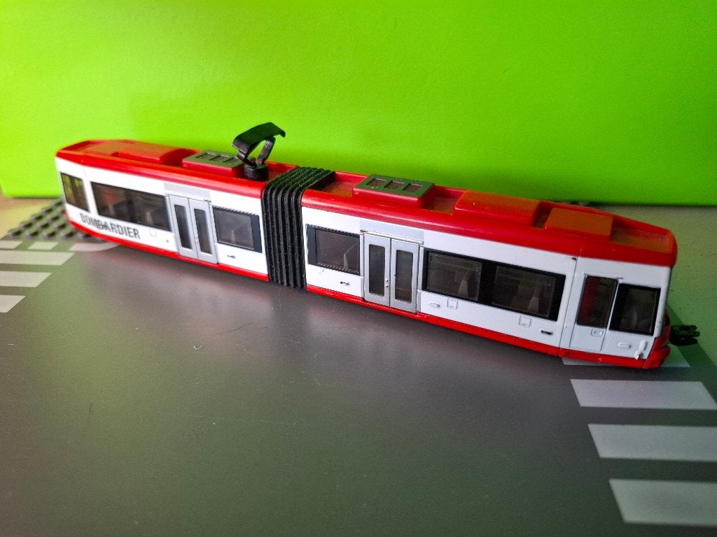 Siku 1895 - Bombardier Flexity tram [rood/wit] 1/87, Ophalen of Verzenden, Gebruikt, Overige typen, SIKU