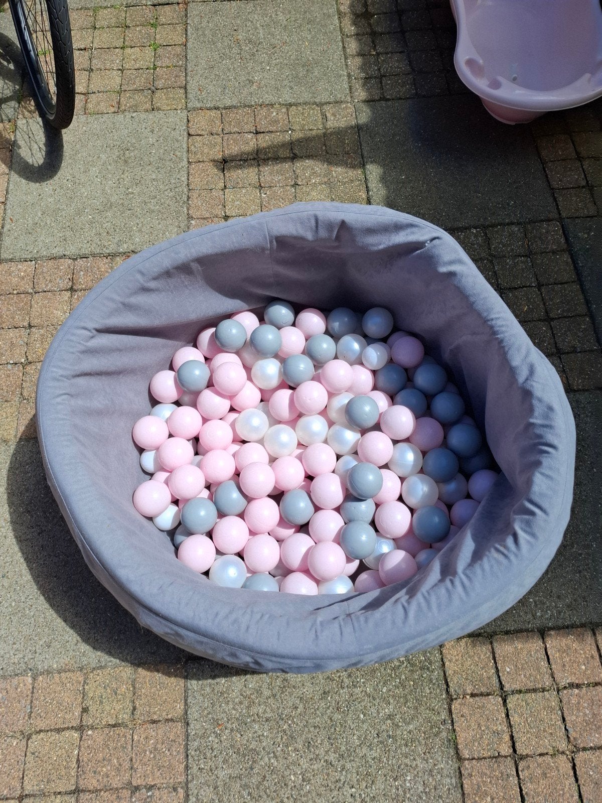 Ballenbak met ballen., Ophalen, Jongen of Meisje