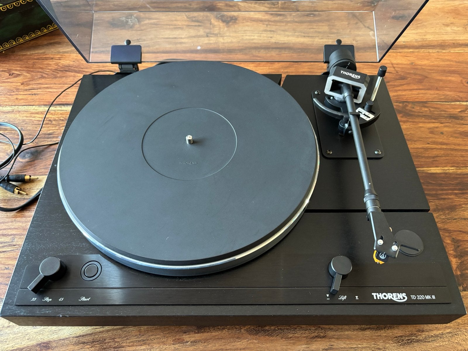 Thorens TD 320 MK III Platenspeler - in zeer mooie staat, Ophalen, Zo goed als nieuw, Platenspeler, Thorens
