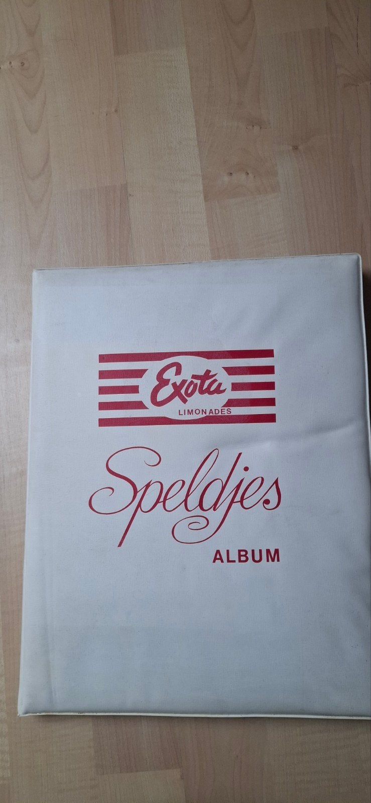 Vintage Exota Speldjes Album met 200+ Speldjes, Verzamelen, Speldjes, Pins en Buttons, Ophalen of Verzenden, Gebruikt, Merk, Speldje of Pin