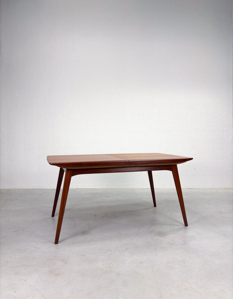 'Milaan' Eetkamertafel van Louis van Teeffelen voor Wébé, Ophalen