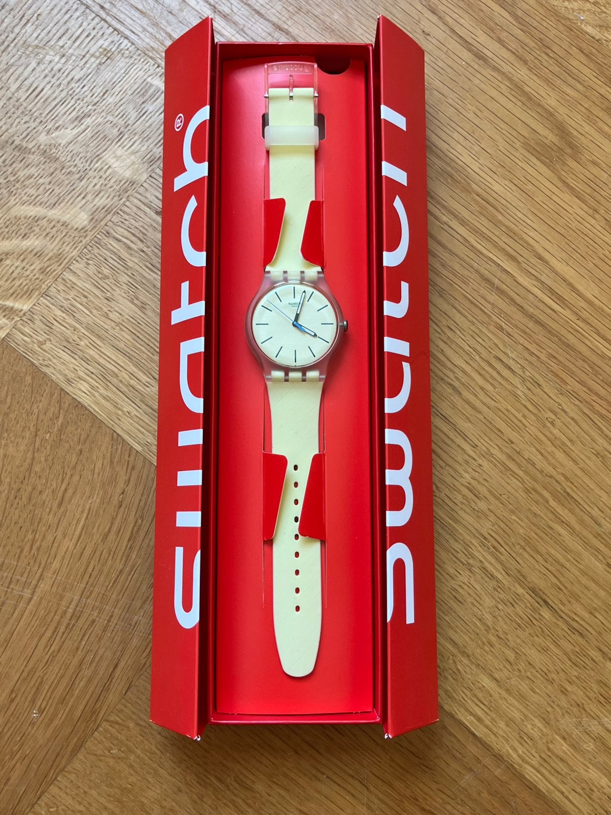 Swatch Horloge Nieuw in Doos - CITRUS TILT SO29J102, Sieraden, Tassen en Uiterlijk, Horloges | Dames, Kunststof, Polshorloge, Swatch