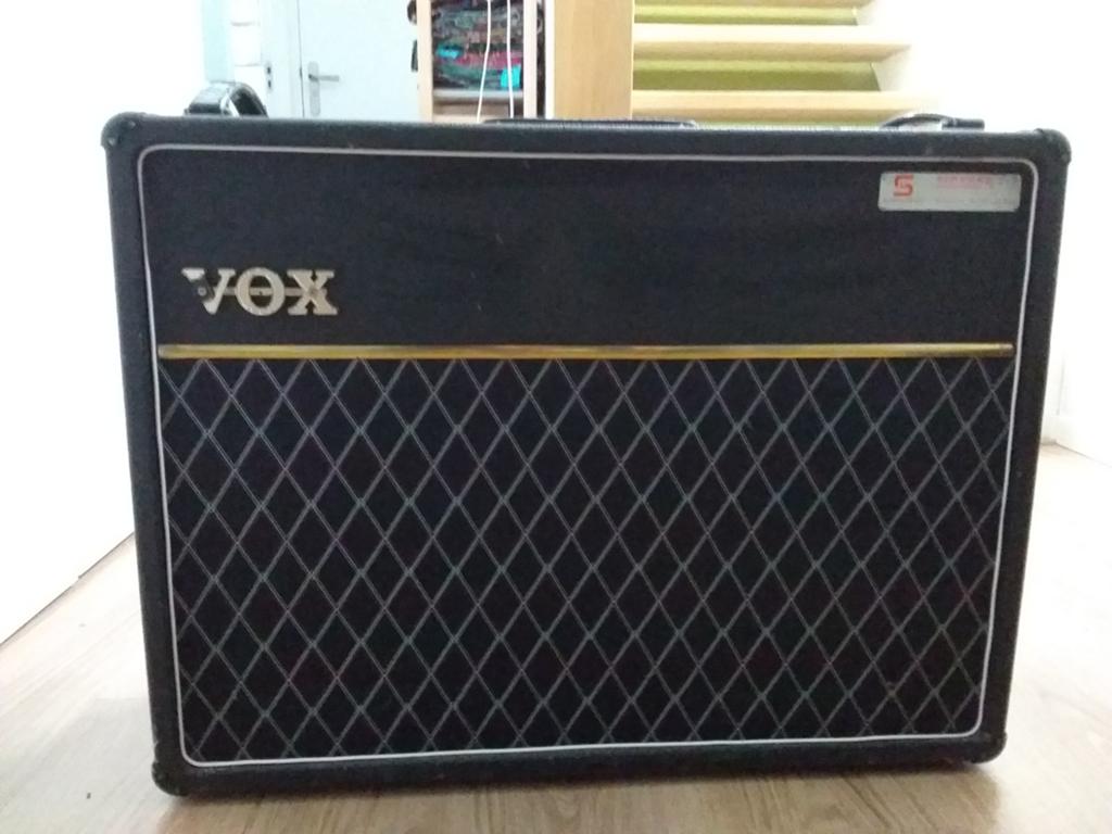 Amplifier VOX AC 30 1994 EN AC 50 2000, Muziek en Instrumenten, Versterkers | Bas en Gitaar, Ophalen, Gebruikt, Minder dan 50 watt