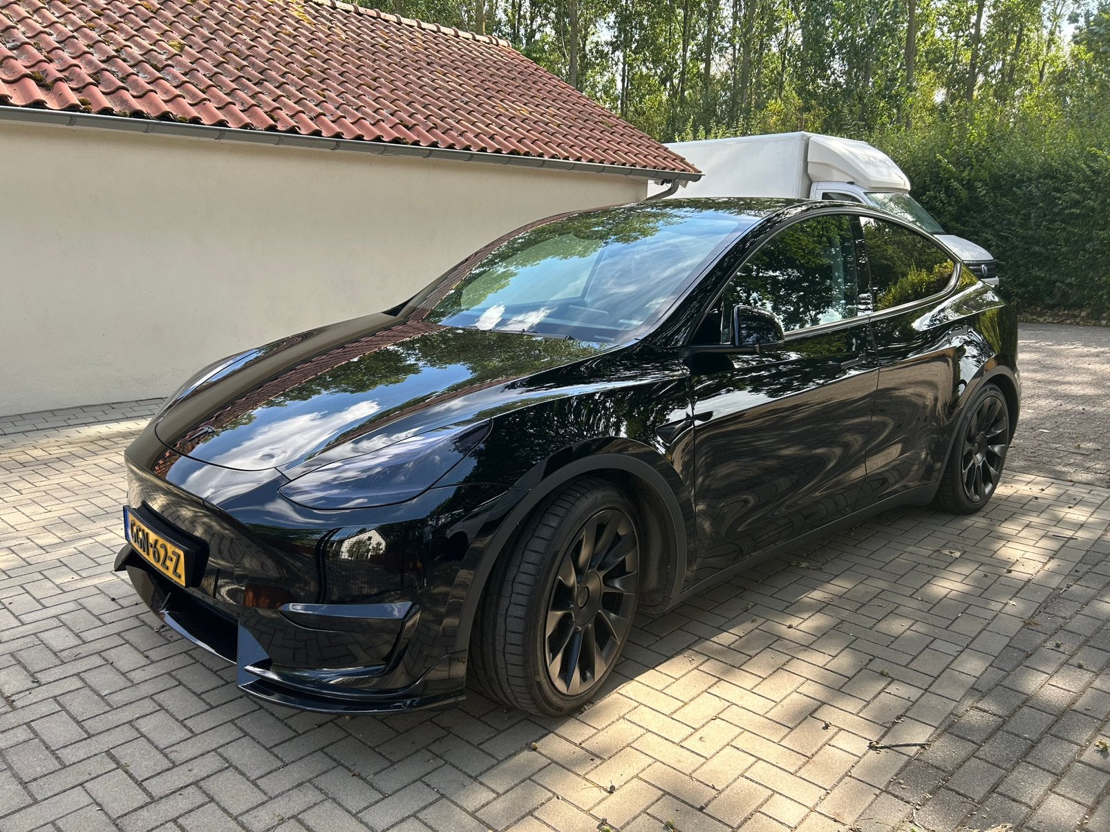 Tesla Model Y 2024 Zwart, Auto's, Automaat, Achterwielaandrijving, Zwart, 375 min