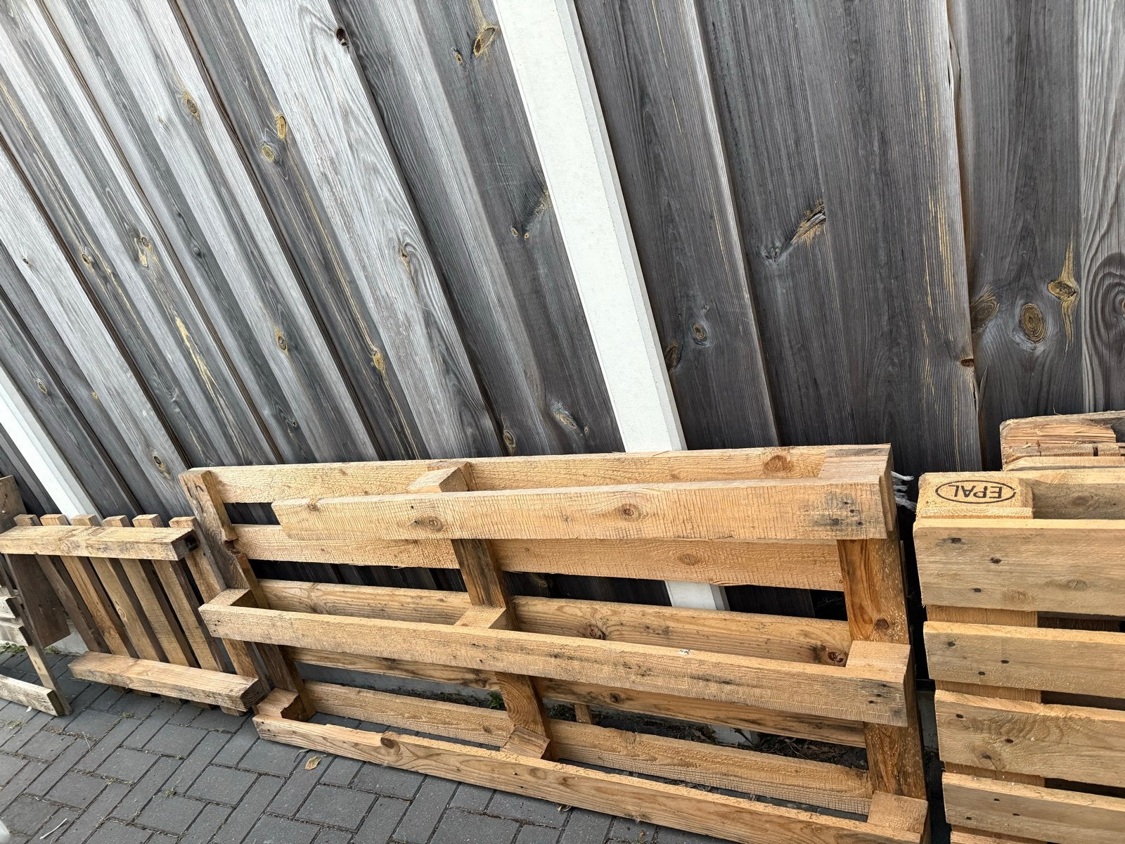 Gratis af te halen: Diverse gebruikte pallets, Ophalen, Gebruikt, 50 mm of meer, Pallet