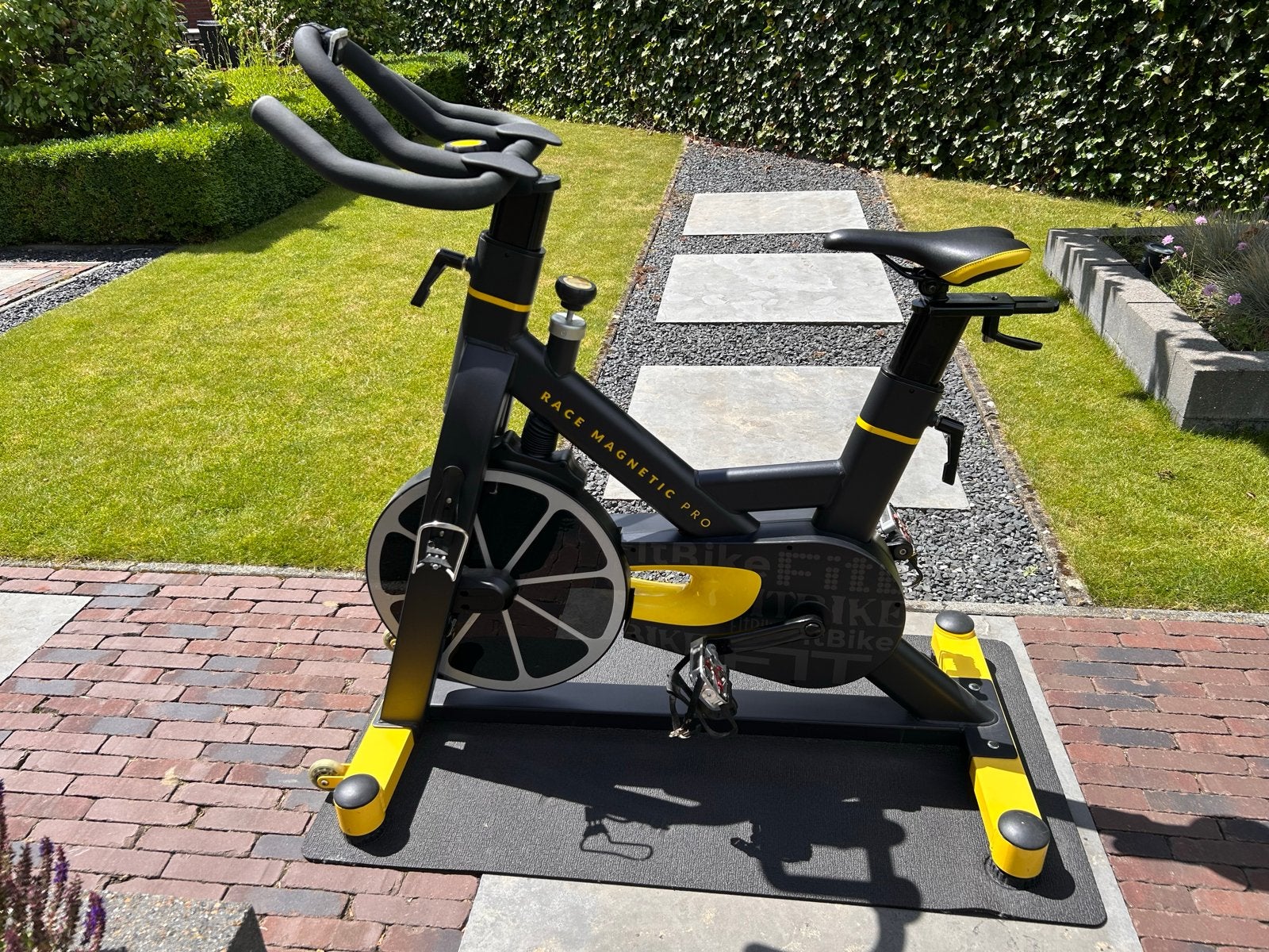 FitBike Race Magnetic Pro Spinningfiets - Zo goed als nieuw, Sport en Fitness, Ophalen, Spinningfiets, Zo goed als nieuw, Metaal