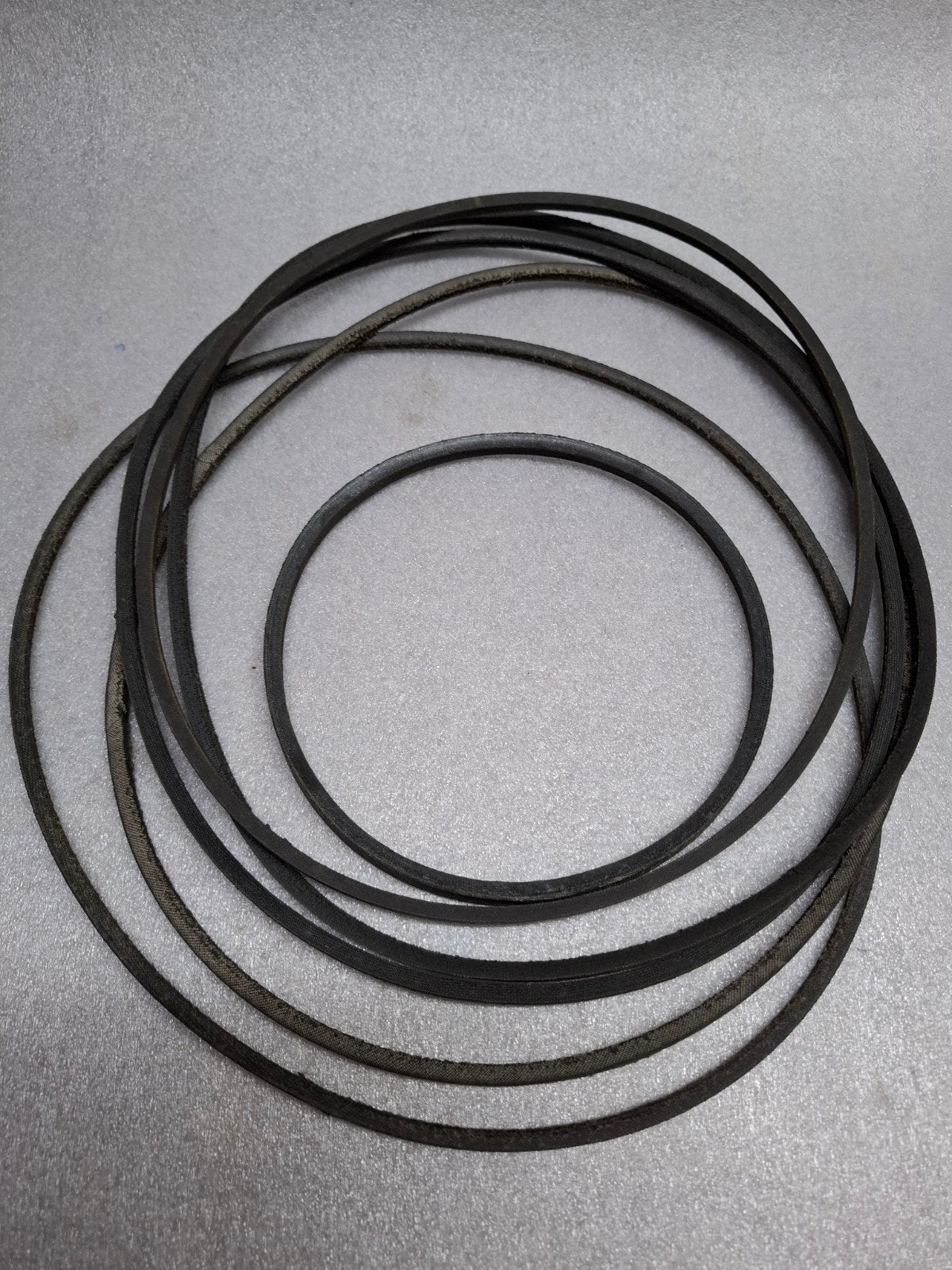 6 V-Snaren Lengten ca 68, 90 en 95cm, Ophalen of Verzenden, Gebruikt, Elektrisch