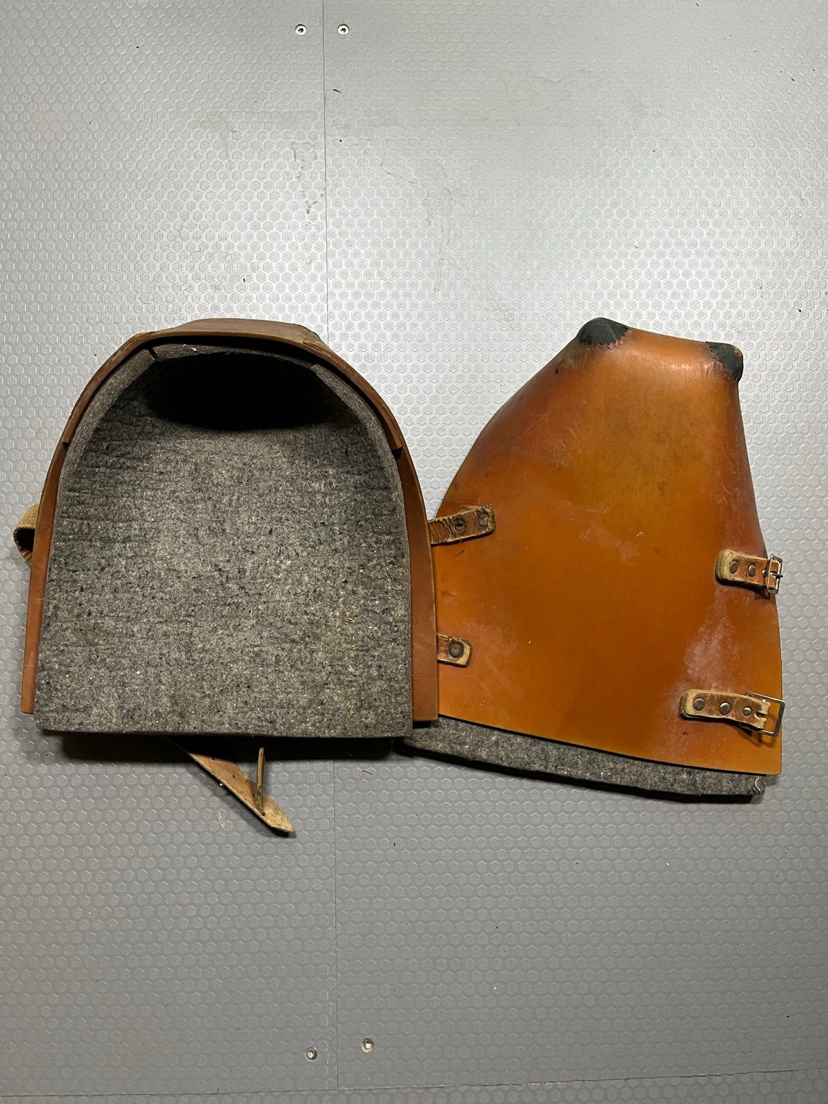 Ouderwetse Echt Lederen Stratenmakers Kniebeschermers, Ophalen, Gebruikt