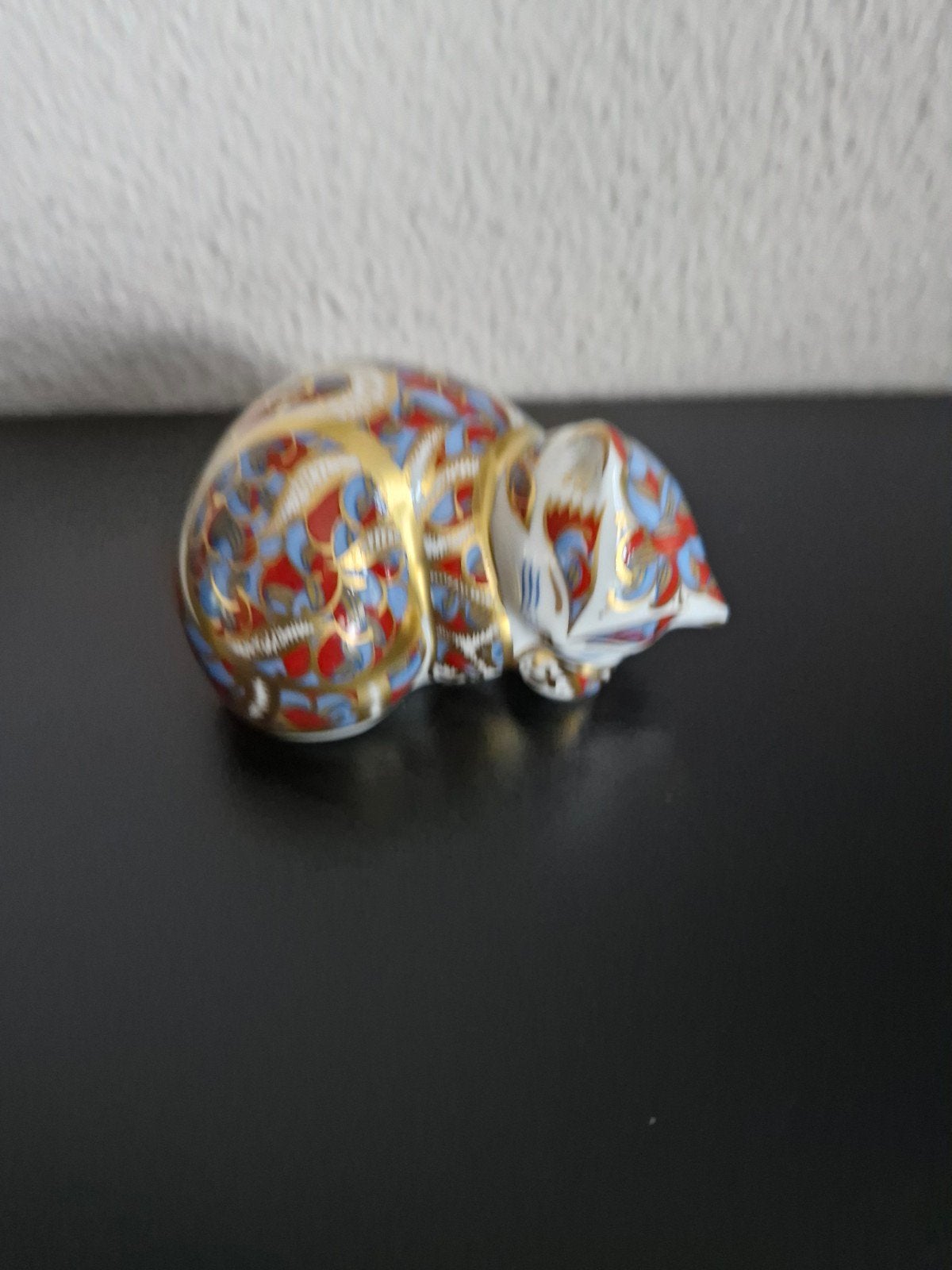 Royal Crown Derby Katje - Prachtig gedecoreerd beeldje, Ophalen of Verzenden, Zo goed als nieuw, Hond of Kat, Beeldje of Figuurtje