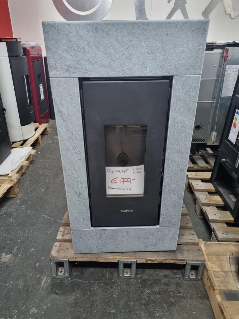 Pelletkachel speksteen freepoint vega airtight 11 kw kanalis, Overige brandstoffen, Ophalen of Verzenden, Zo goed als nieuw, Pelletkachel