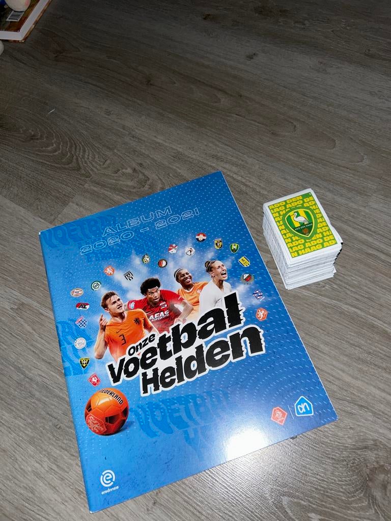 Voetbalplaatjes en Album 2020-2021, compleet. Voetbal, Verzenden, Zo goed als nieuw, Overige binnenlandse clubs, Boek of Tijdschrift