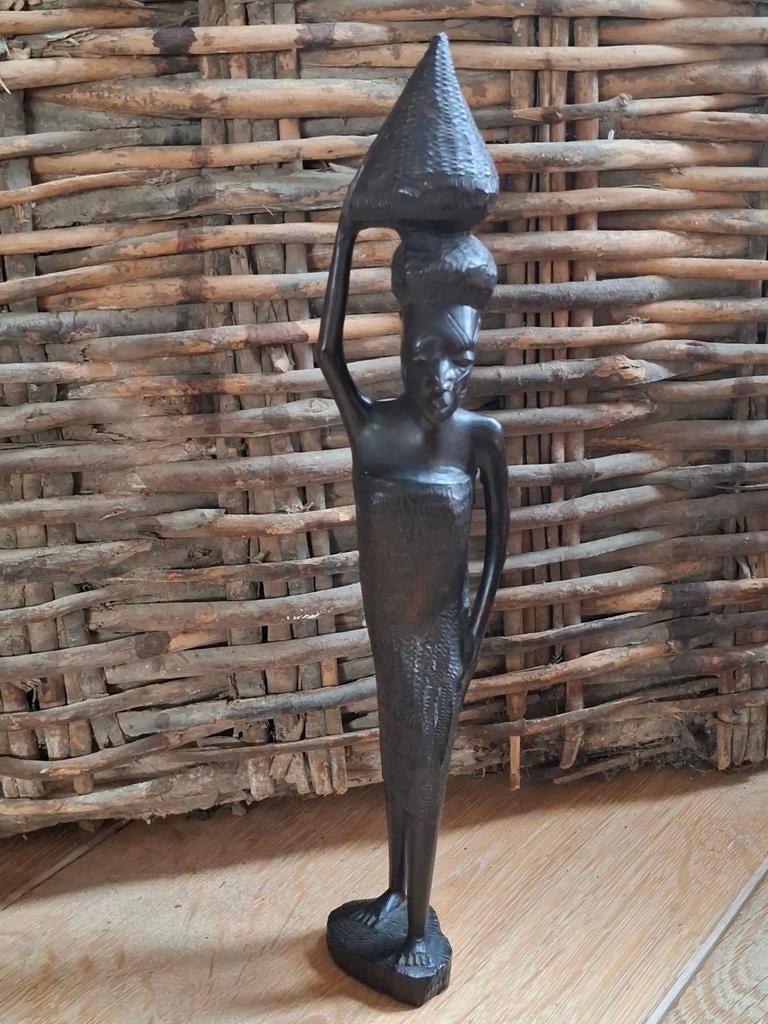 Afrikaans houtsnijwerk vrouw, Verzenden