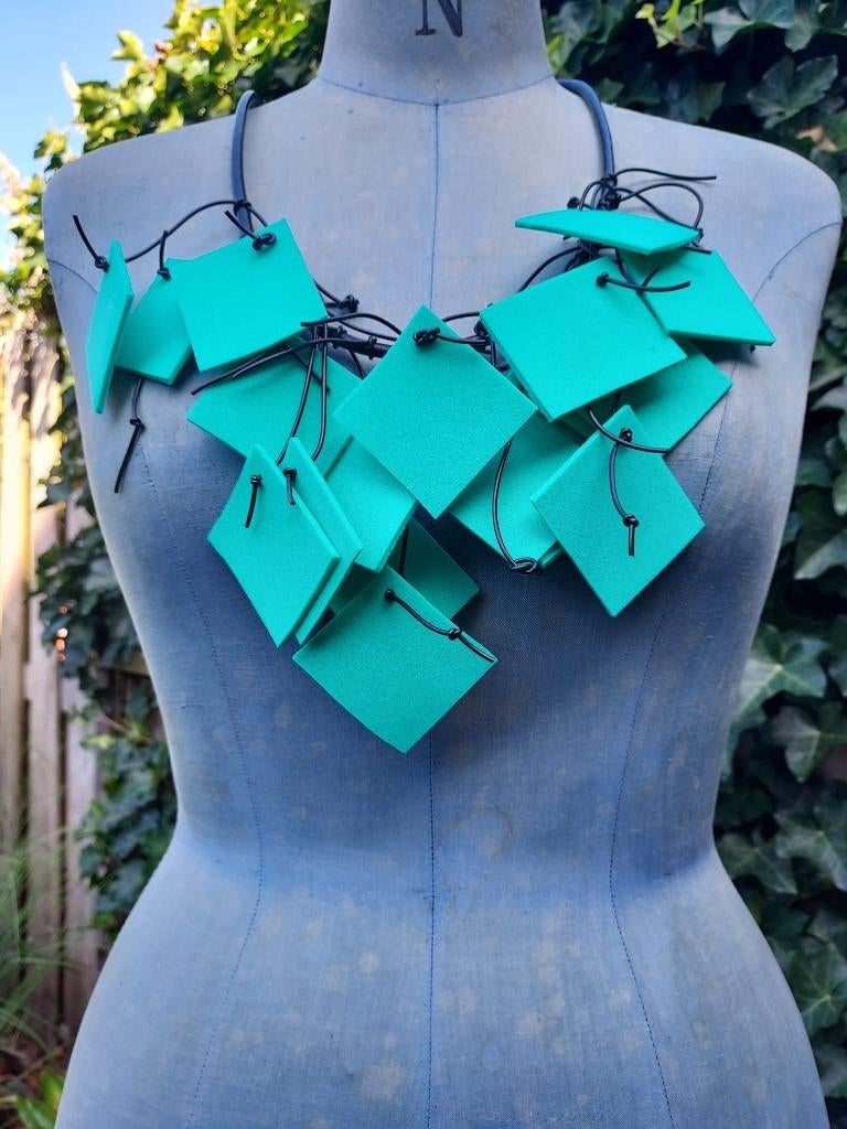 Unieke en kleurrijke rubberen ketting, Verzenden, Nieuw, Overige kleuren, Overige materialen