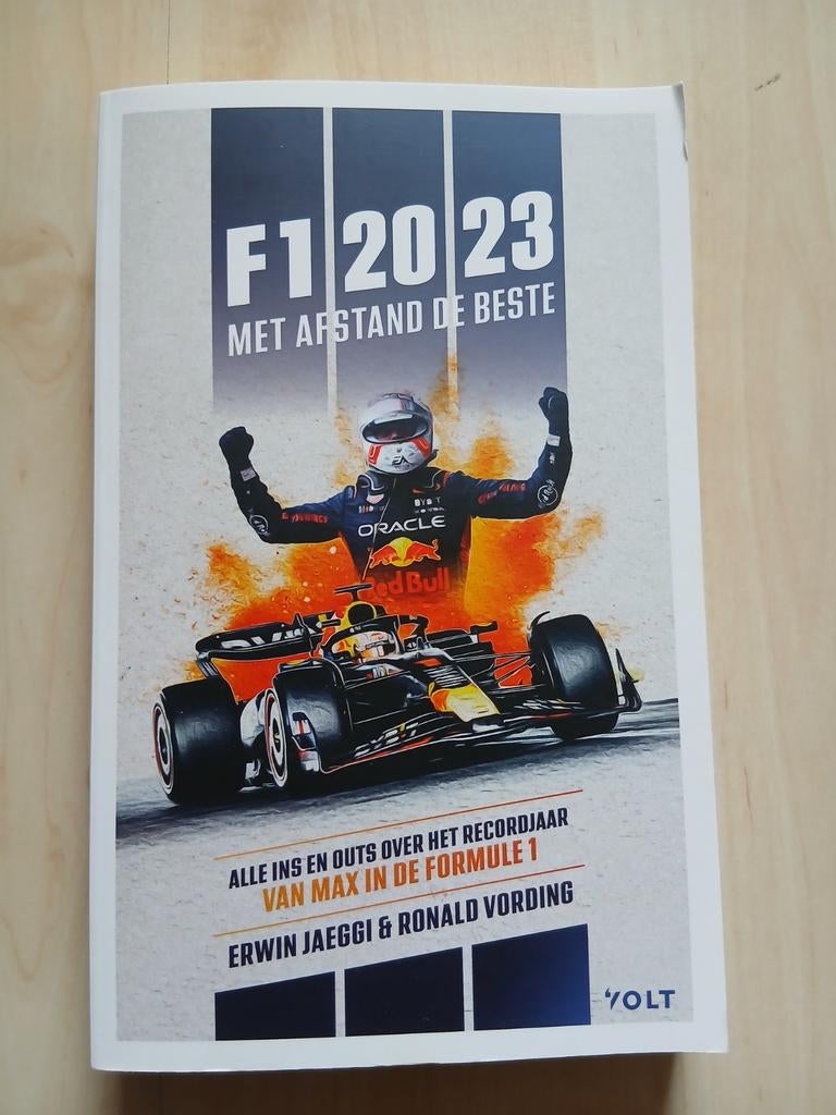 F1 2023 boek - Max Verstappen recordjaar, Ophalen of Verzenden