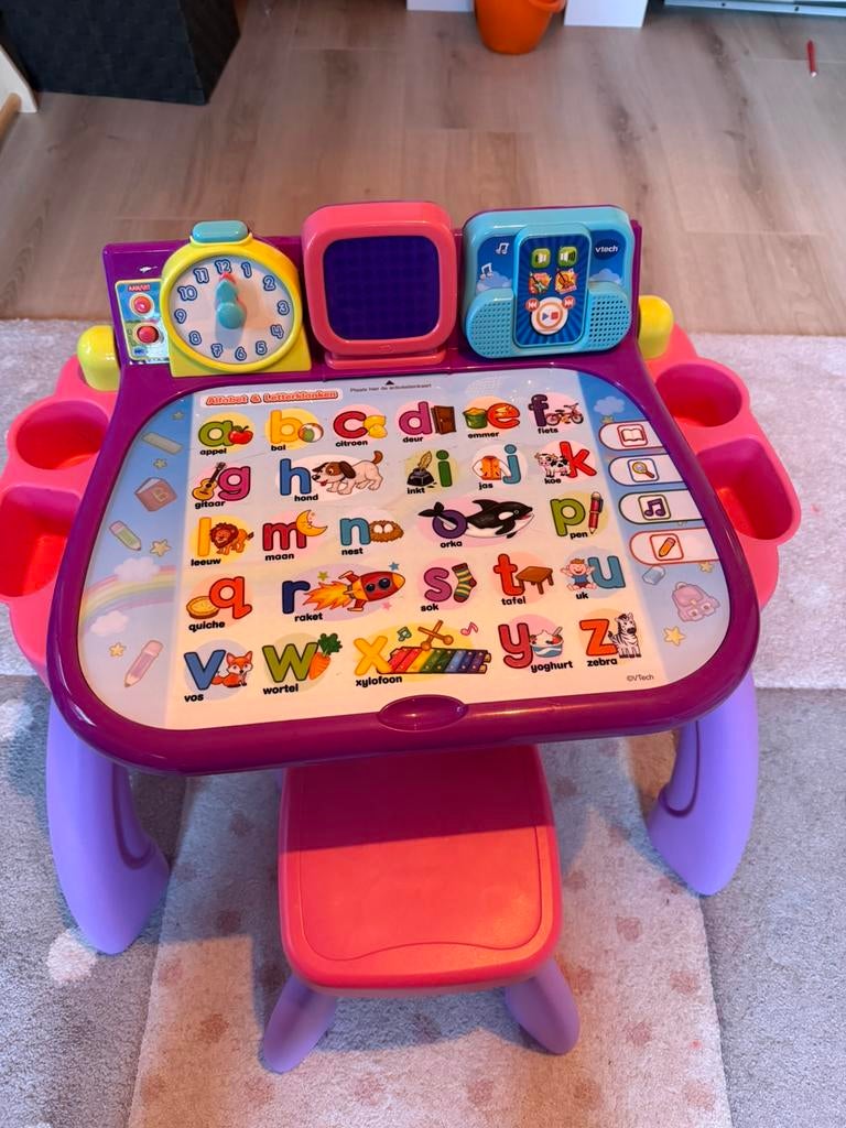 V tech bureau, Kinderen en Baby's, Speelgoed | Speeltafels, Zo goed als nieuw, Ophalen