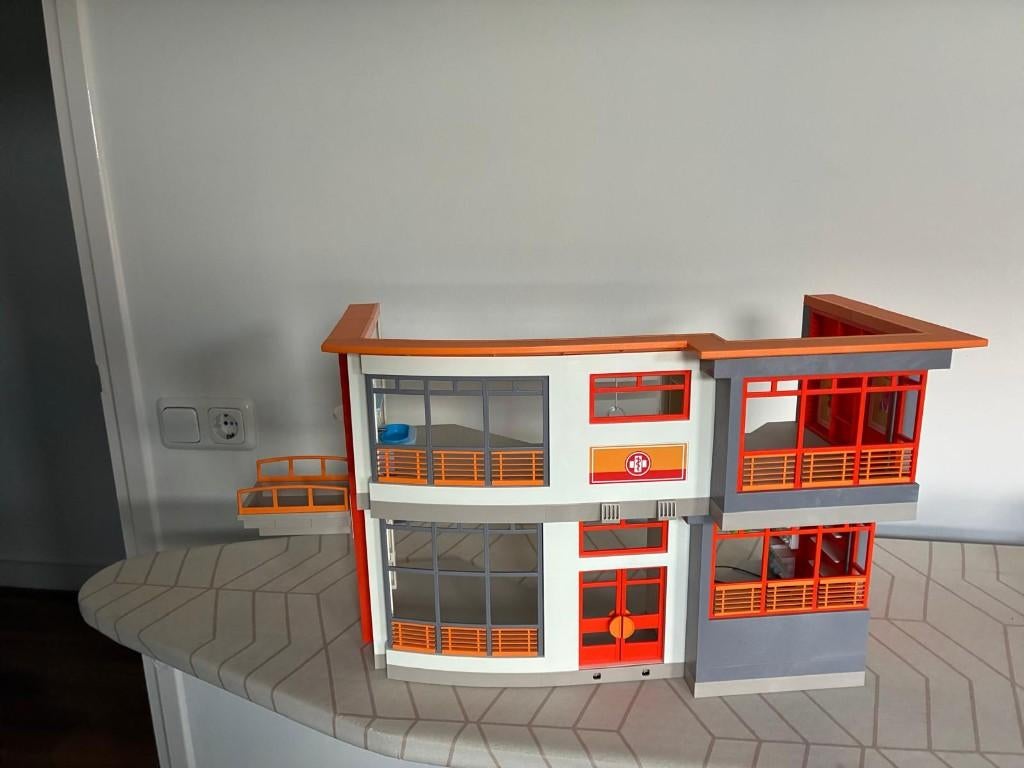 Playmobil ziekenhuis vanaf 4 jaar, Kinderen en Baby's, Speelgoed | Playmobil, Ophalen of Verzenden, Zo goed als nieuw, Complete set