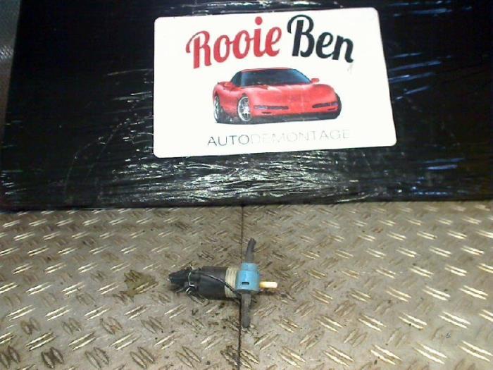 Ruitensproeierpomp voor van een Volkswagen Caddy, Gebruikt, -, Volkswagen, -