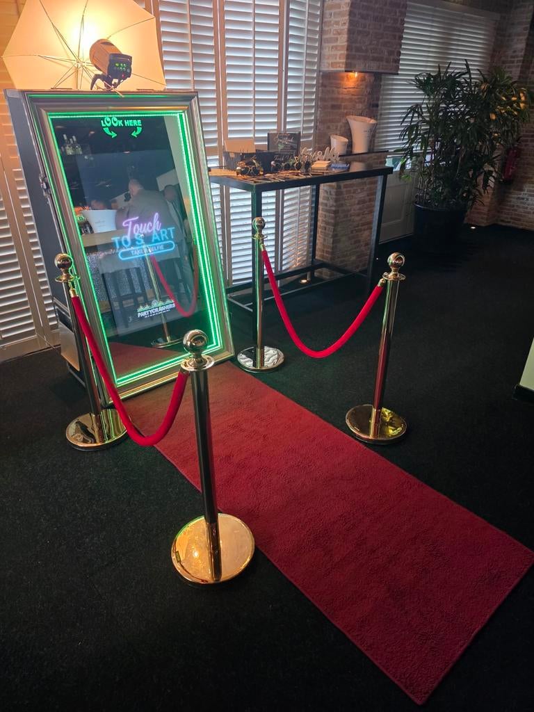Photobooth huren voor Bruiloft, Verjaardag, Bedrijfsfeest?, Ophalen of Verzenden, Zo goed als nieuw