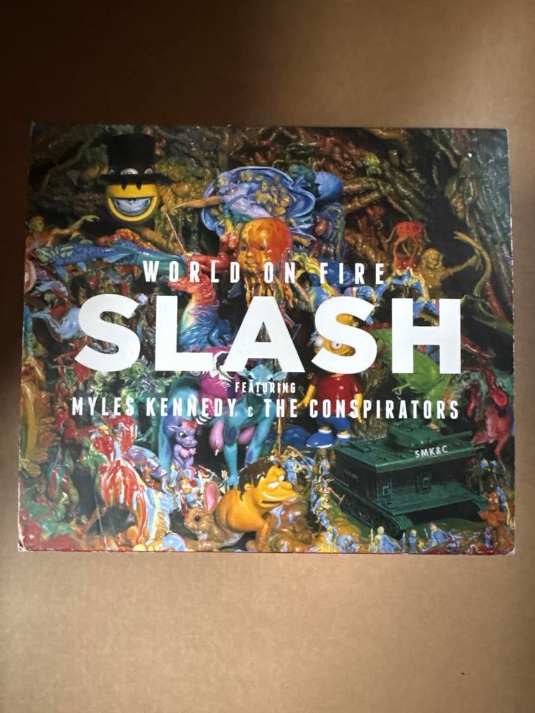 Slash - World on Fire - CD, Cd's en Dvd's, Ophalen of Verzenden, Zo goed als nieuw, Rock-'n-Roll