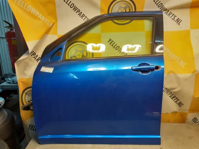 Portier 4Deurs links-voor van een Suzuki Swift (ZCW), Gebruikt, -, Deur, -