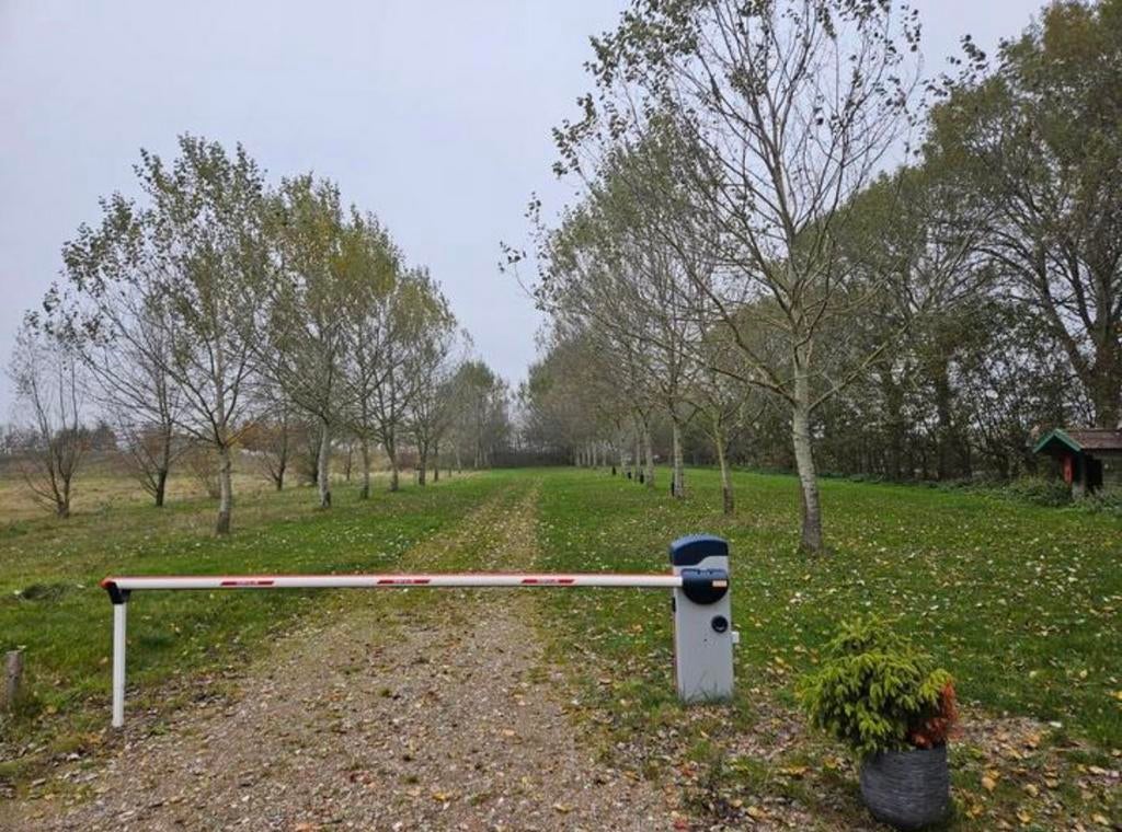 Gezocht, perceel, kavel, huur grond, recreatie huur kavel., Stalling