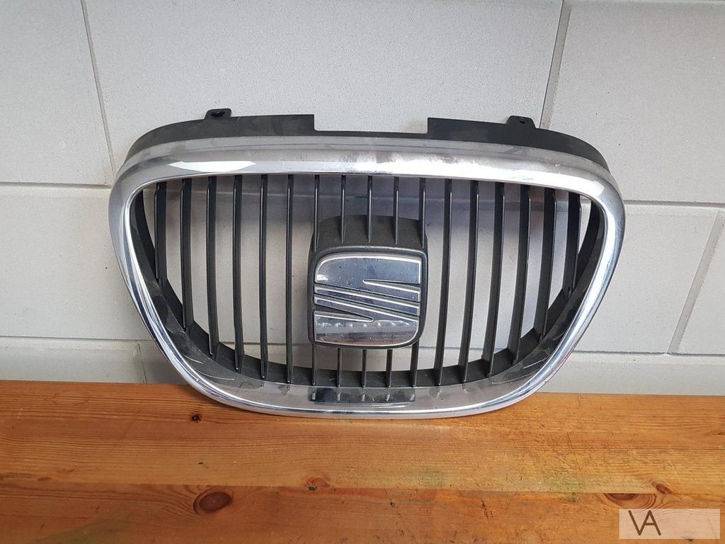 Seat Leon 2005 - 2009 grille in bumper €20 nette staat, Auto-onderdelen, Overige Auto-onderdelen, Ophalen of Verzenden, Gebruikt