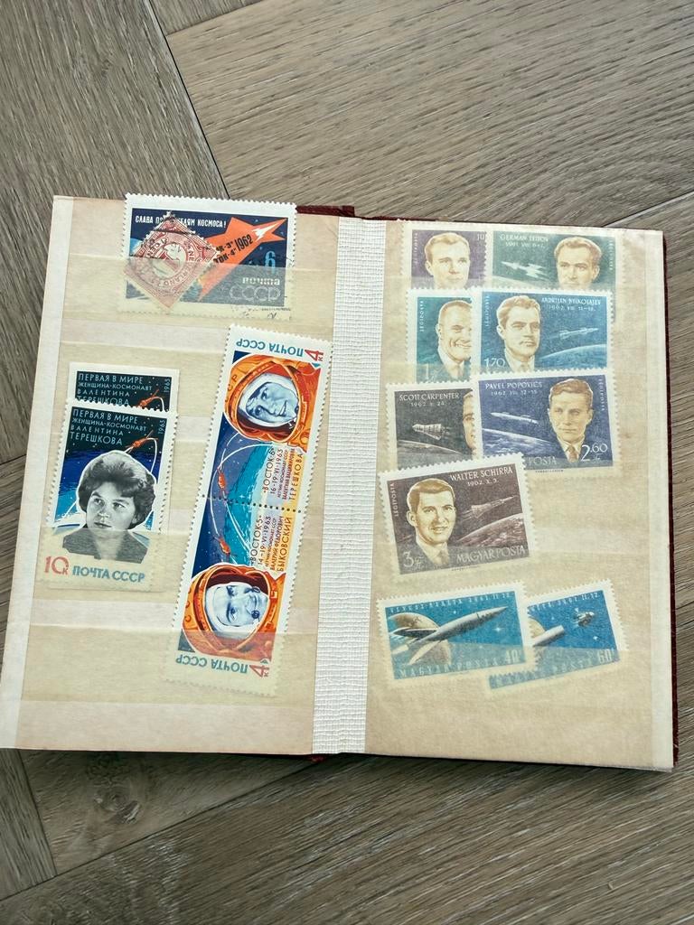 Buitenlandse Postzegels in Album, Ophalen of Verzenden, Buitenland