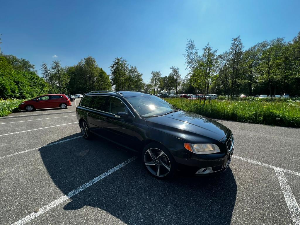 Volvo V70 3.2 2008 Zwart summum, Auto's, Volvo, 238 pk, 1800 kg, Beige, Parkeerassistent