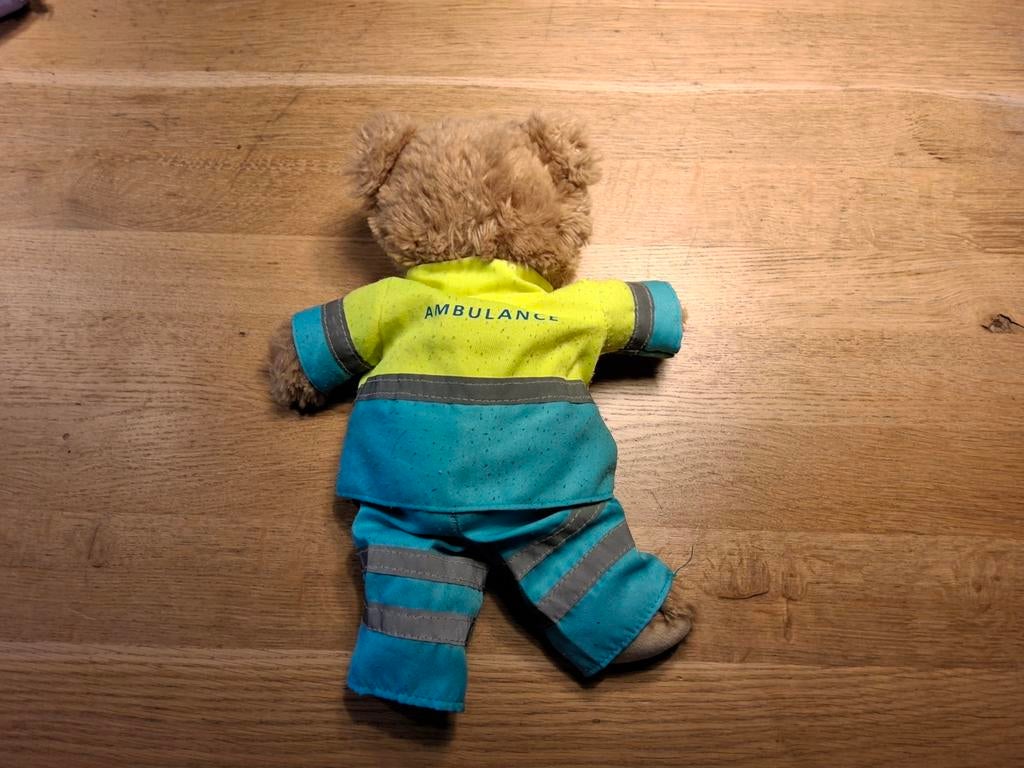 Ambulance Beer Knuffel, Ophalen of Verzenden, Zo goed als nieuw, Beer