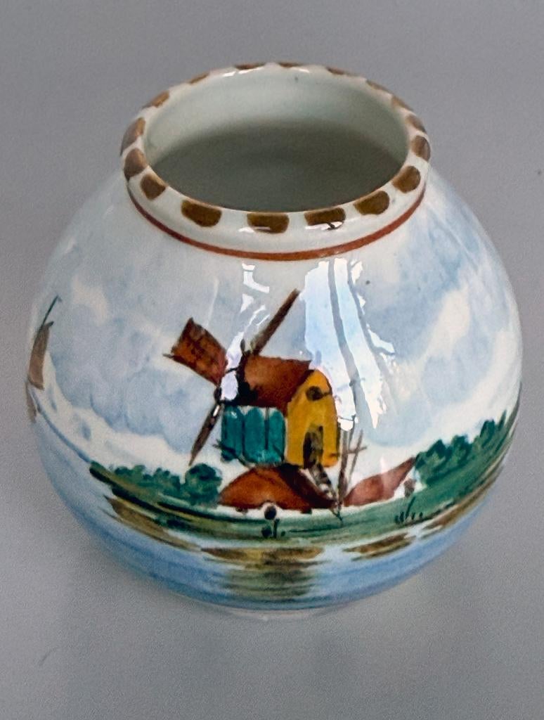 Plateelbakkerij zuid holland bolvaasje met molen en bootjes, Antiek en Kunst, Antiek | Keramiek en Aardewerk, Ophalen of Verzenden