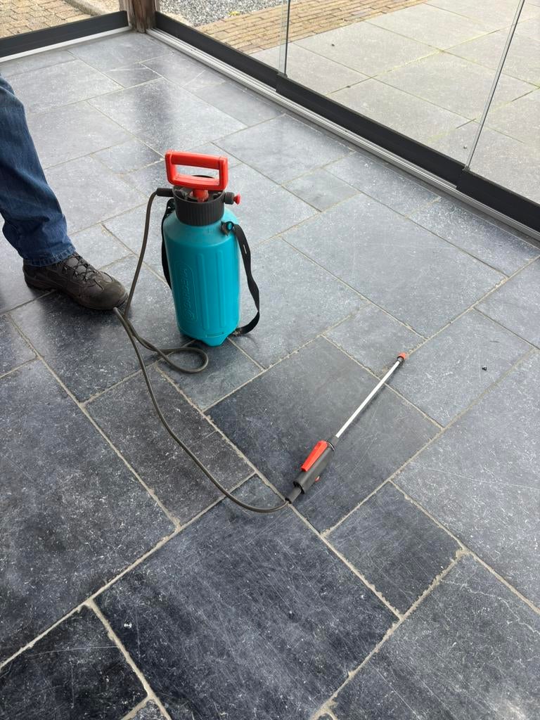 2 drukspuiten oa Gardena, Ophalen of Verzenden, Zo goed als nieuw, Beton, Terrastegels