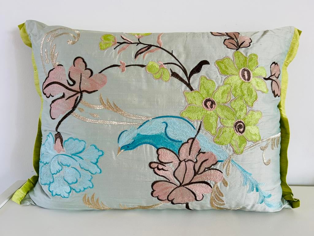 DESIGNERS GUILD sierkussen zijde met borduur, Ophalen of Verzenden, Zo goed als nieuw, Blauw, Rechthoekig
