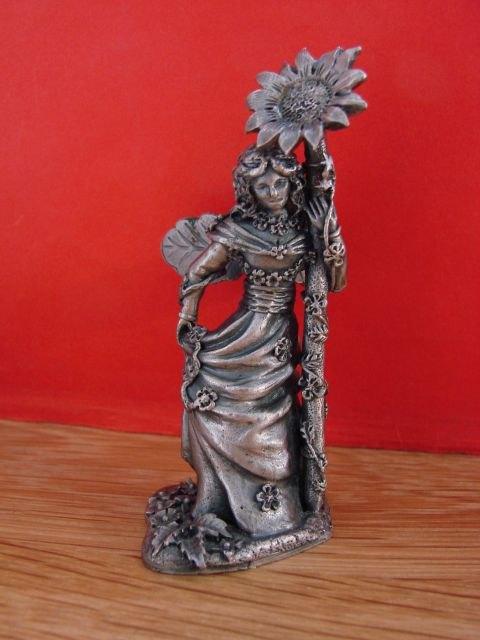 TUDOR MINT myth and magic tinnen beeldje MOTHER NATURE, Verzamelen, Beelden en Beeldjes, Gebruikt, Fantasy, Ophalen of Verzenden