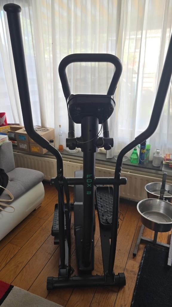 Crosstrainer met 16 trainingsprogramma's, Ophalen, Benen, Zo goed als nieuw, Metaal