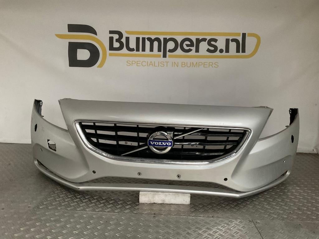 Bumper Volvo V40 Normaal 12- kls pdc Grill Voorbumper, Ophalen, Bumpers.nl, Info@Bumpers.nl, Bumpers.nl