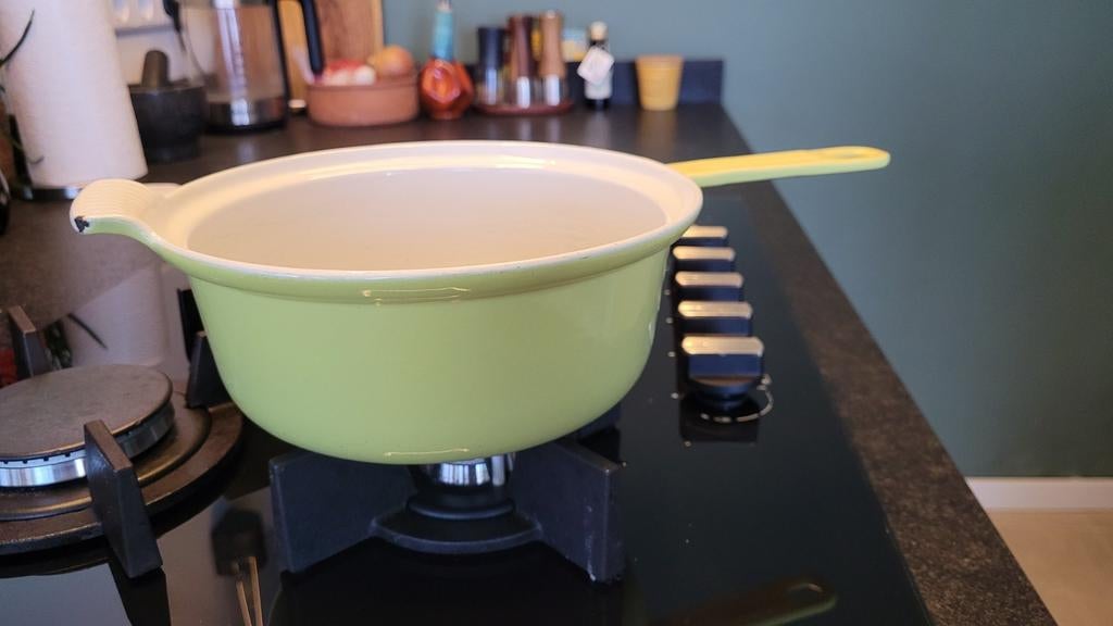 Descoware vintage gietijzeren steelpan, geel, ~jaren 50-70, Huis en Inrichting, Keuken | Potten en Pannen, Gebruikt, Kookpan of Snelkookpan