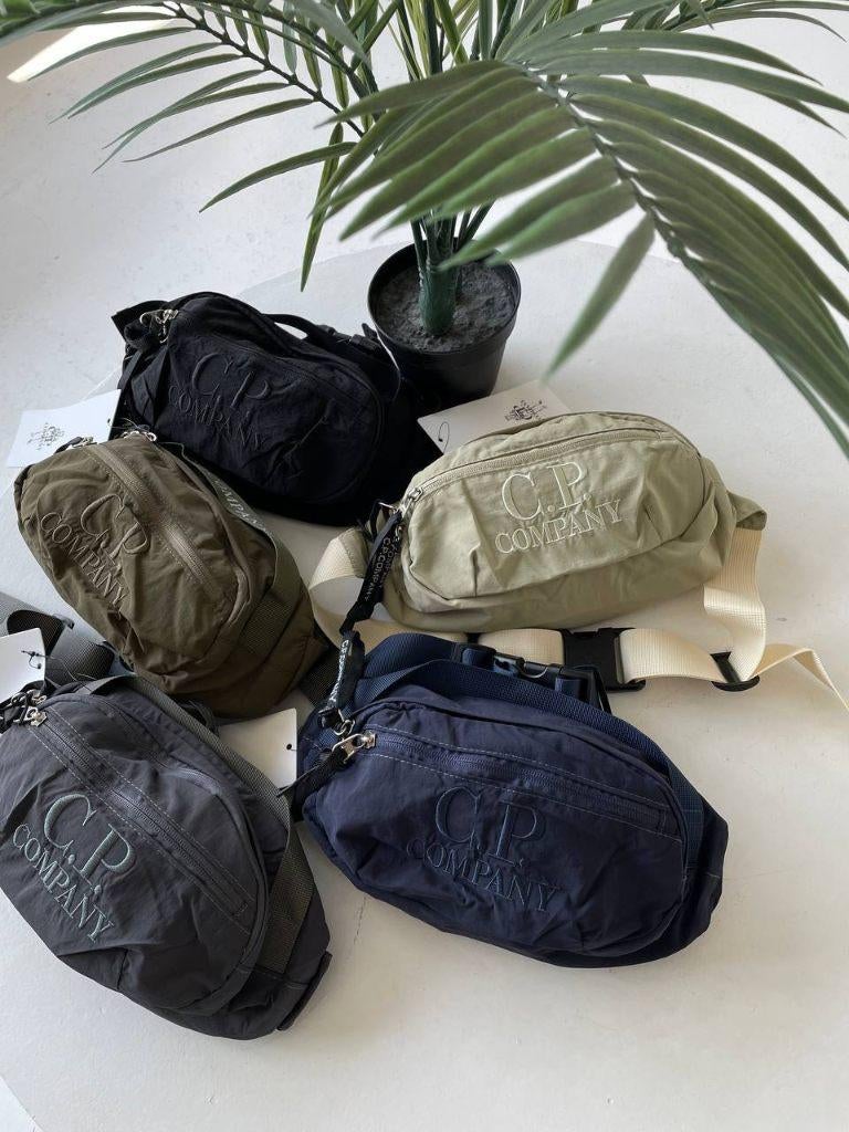 C.P. Company nylon heuptas met geborduurd logo, Ophalen of Verzenden, Zo goed als nieuw, Zwart, Overige merken