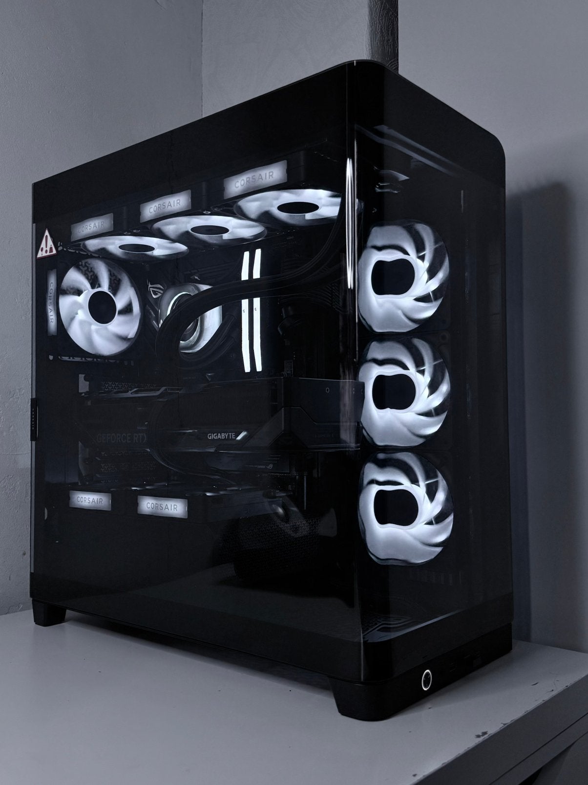 GAME PC | RTX 5080 | R7 9800x3d | 32GB DDR5 | 4TB | 1200w, Met monitor, Lexar NM790 4TB, 32 GB, Virtual Reality