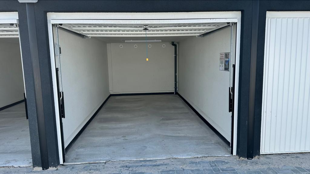 Garagebox te huur in Emmeloord, Huizen en Kamers, Flevoland
