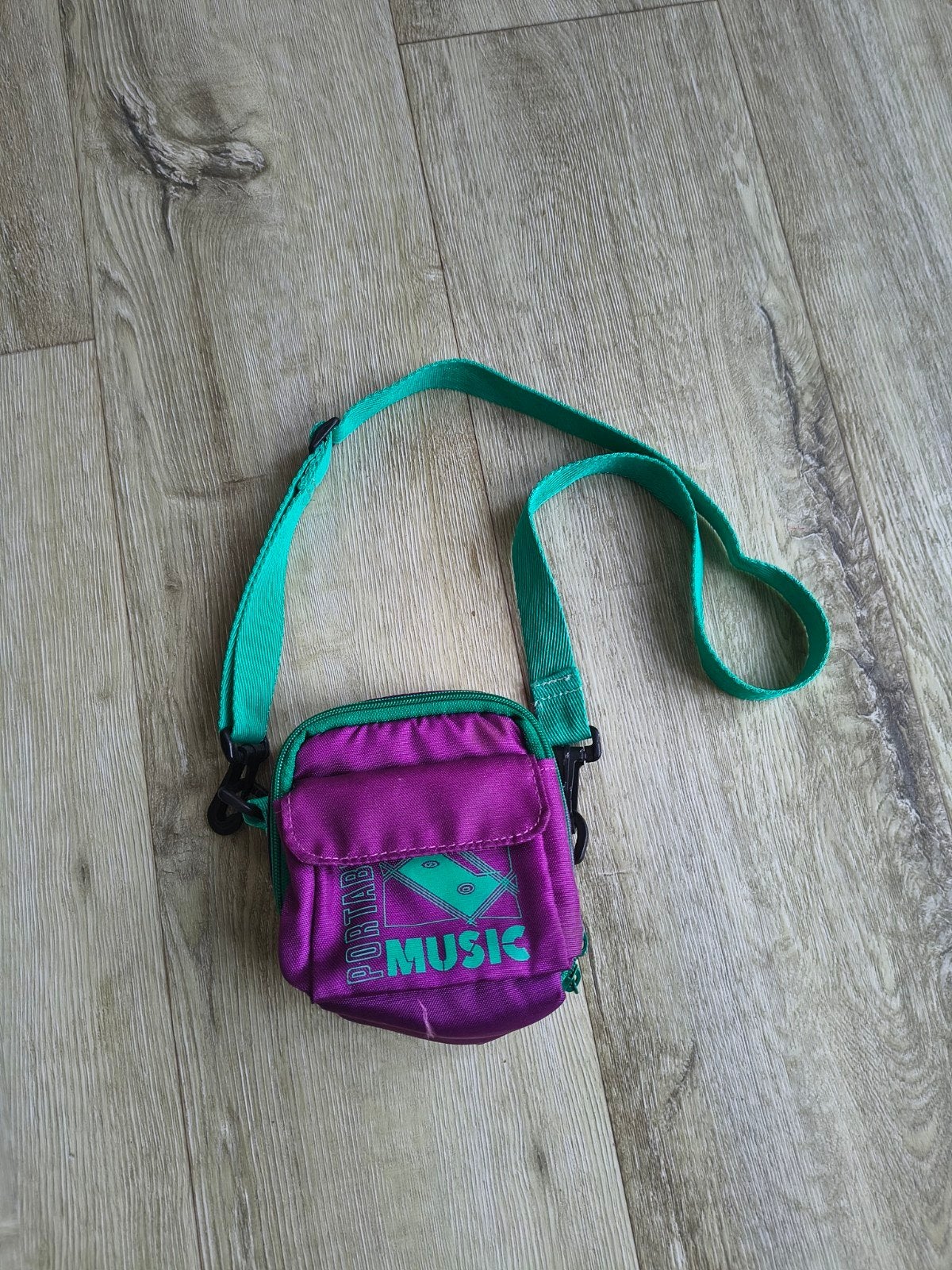 Gave vintage paarse camera tas, cassettebandjestas turquoise, Verzamelen, Ophalen of Verzenden, Huis en Inrichting