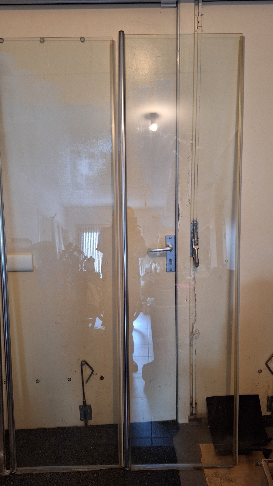 Twee douchedeuren per deur 55- 60 cm breed, Ophalen, Gebruikt