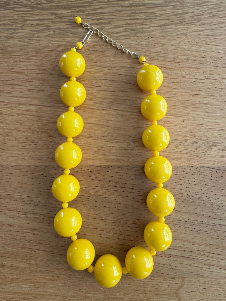 Ketting met gele kralen, Kunststof, Verstelbaar, Geel, Ophalen of Verzenden