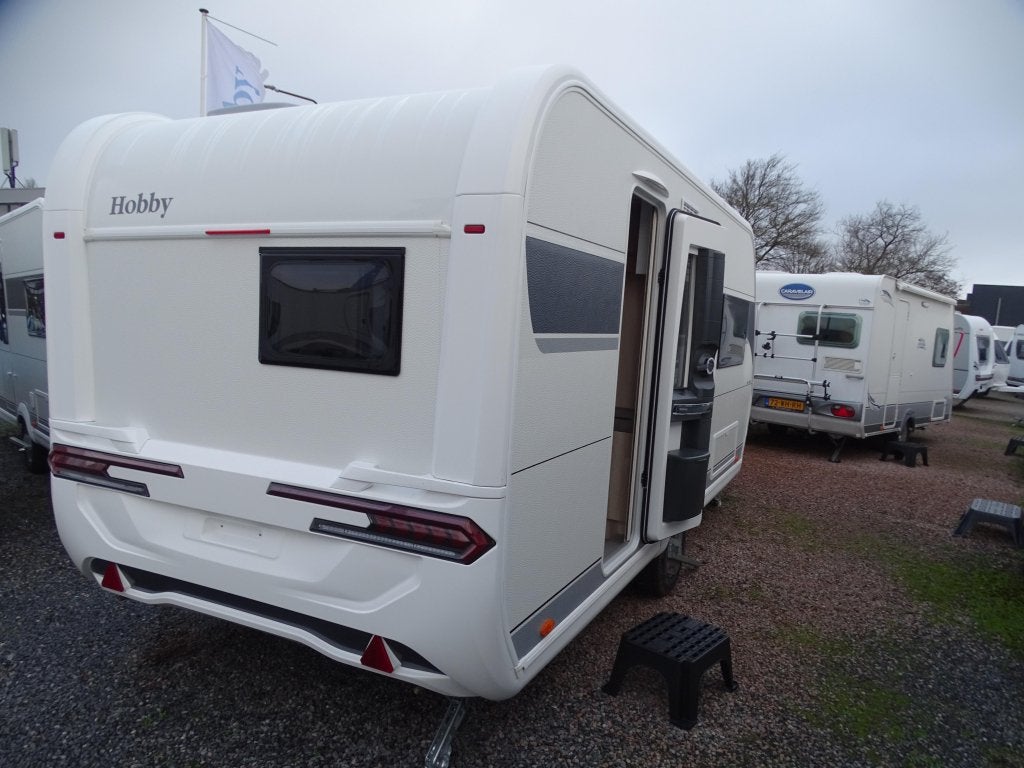 Hobby De Luxe 460 SL Aparte bedden, douche., Standaardzit, Hobby, Tot en met 2, 5 tot 6 meter