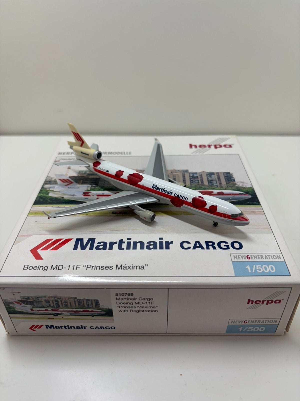 Herpa Martinair MD-11 1:500, Verzamelen, Luchtvaart en Vliegtuigspotten, Ophalen of Verzenden, Zo goed als nieuw, Schaalmodel