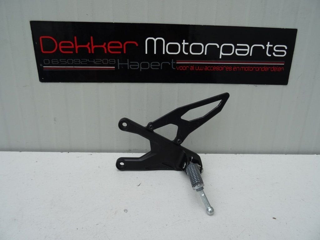 Linker Schetsplaat / Voetsteun links Yamaha YZF R1 2015-2019, Gebruikt, -, -, Ophalen of Verzenden