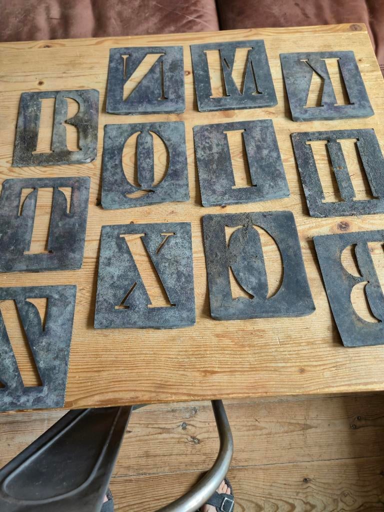 Vintage Zinken Lettersjablonen - Alfabet Set, Ophalen of Verzenden