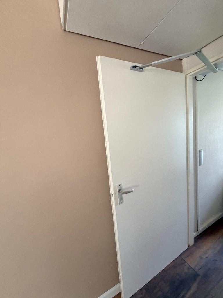 3 Automatische deurdranger KONE, Ophalen, Gebruikt, 80 tot 100 cm, Overige typen